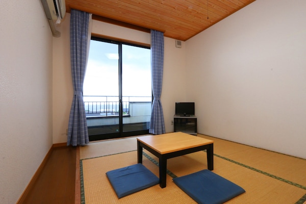 Japanese Style Room | Free WiFi