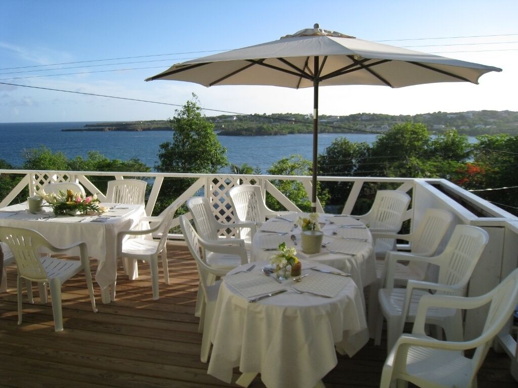 屋外ダイニングエリア