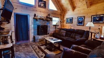 Smart-TV, peis, DVD-spiller og fotballspill