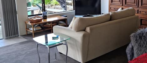 Télévision, livres, chaßne hi-fi