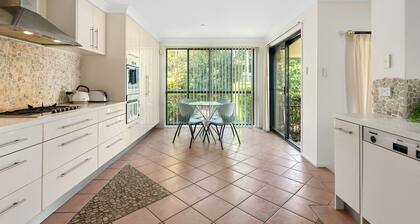 Spacious & Serene! 3Bed/2Bath/2+Cars ~ House