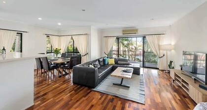 Spacious & Serene! 3Bed/2Bath/2+Cars ~ House