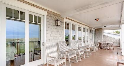 Gorgeous Direct OCEANFRONT Home - Straight Out of Pottery Barn - 3 Decks/Pool Table - Amazing Views
