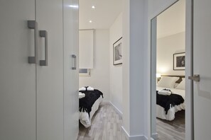 2 dormitorios, tabla de planchar con plancha, wifi gratis y ropa de cama