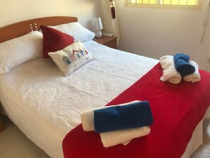 2 habitaciones, tabla de planchar con plancha y wifi gratis 