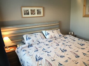 3 bedrooms, iron/ironing board, free WiFi, bed sheets