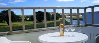 Waterside Cottage Wadebridge River views Camel Trail Cycling Free Wi-Fi Cornwall
