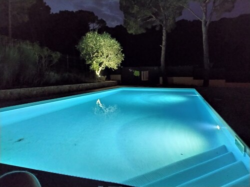 Superb Villa 8-10 persons with private pool, near beach