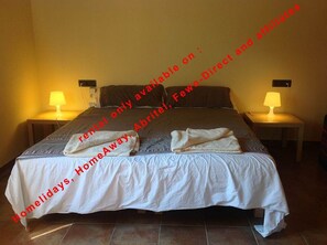 5 bedrooms, desk, iron/ironing board, free WiFi