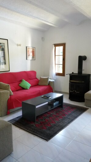 Smart TV, books, music library, stereo