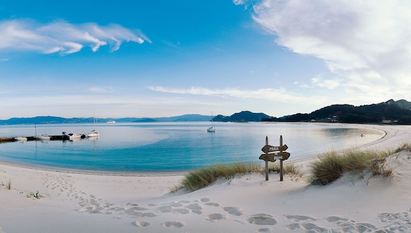 Beach nearby, sun-loungers, beach towels