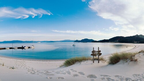 Elokuun tarjous! Huvila, jossa on oma uima-allas, suuri puutarha ja 5 min päässä rannasta