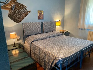 5 makuuhuonetta, työpöytä, silitysrauta/-lauta, ilmainen Wi-Fi