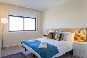 2 quartos, ferros/tábuas de passar roupa, Wi-Fi de cortesia