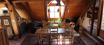 Large quiet apartment, ski Shuttle 150m, in Serre Chevalier.
