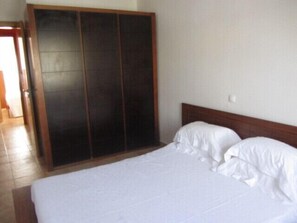 2 soverom, strykejern/-brett, wi-fi og sengetøy