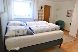 2 bedrooms, desk, iron/ironing board, free WiFi
