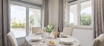 Casa confortable en un lugar idílico con vistas al mar y en preciosa pendiente