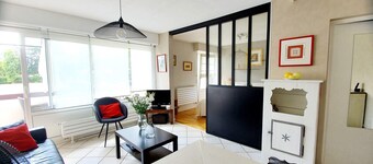 Renovated, quiet and sunny apartment with large courtyard and tennis lake 5 mins