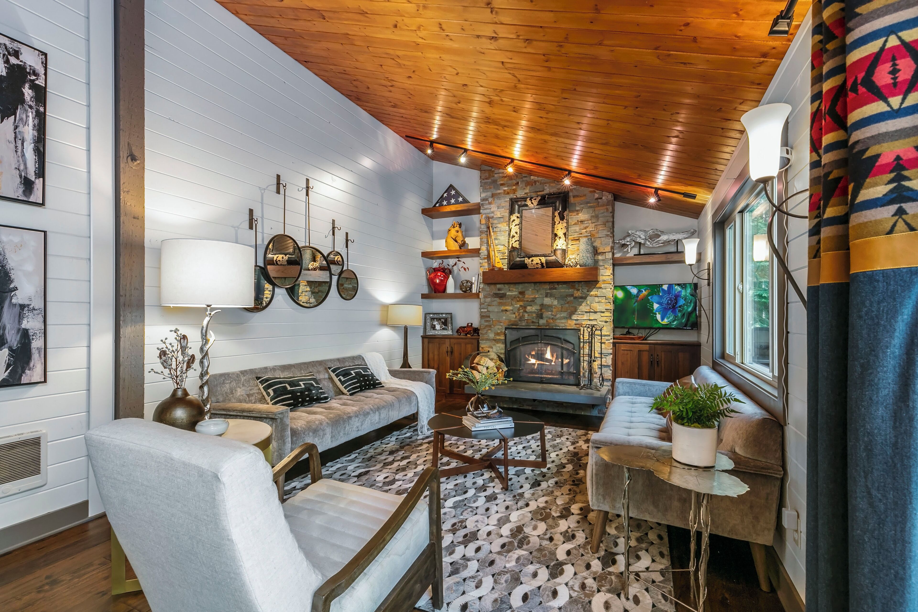 Smart TV, fireplace, DVD player, foosball