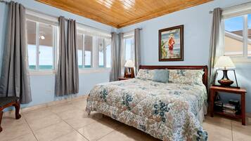 3 bedrooms, desk, iron/ironing board, travel crib