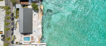 OCEAN PARADISE, 35 Steps INTO SEA! PRIVATE POOL,BEACH-10min Walk, Near ATLANTIS!