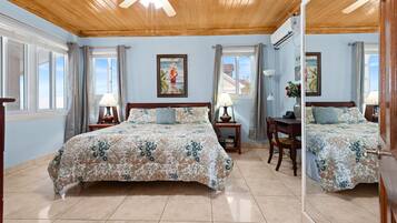3 bedrooms, desk, iron/ironing board, travel cot