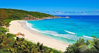 Nonsuch Bay Resort Private Luxury Apartment by Pool, Superb Bay View, Beach 60m