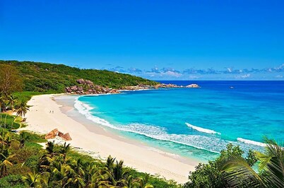 Nonsuch Bay Private Apt by pool with stunning views - Hi spec A/C in all rooms