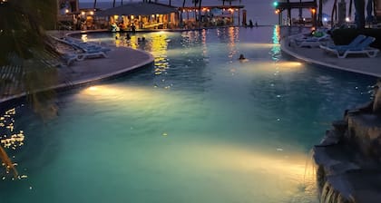 Infinity Bay, Low Season Dates Sale! Ground Floor, Beautiful Pool Front Condo