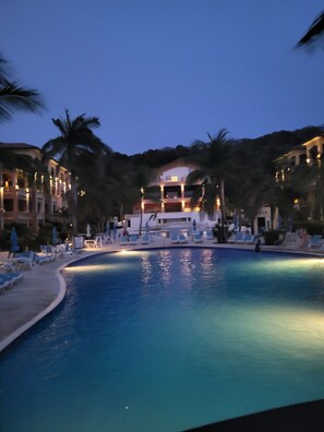 Outdoor pool -   Infinity Bay, Beautiful Pool Front, Ground Floor,  Condo! (West Bay Beach)