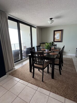 Dining - 'Osprey's Nest'  Designer renovation in August 2025! Overlooking the Gulf! (Panama City Beach)