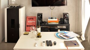 Unclassified image, 3 of 21, button - TOPKolonakiStudio and Terrace (Athens)