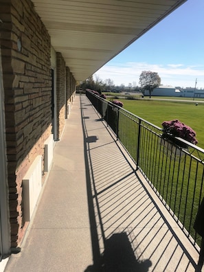 Deluxe Room (Business) | Terrace/patio