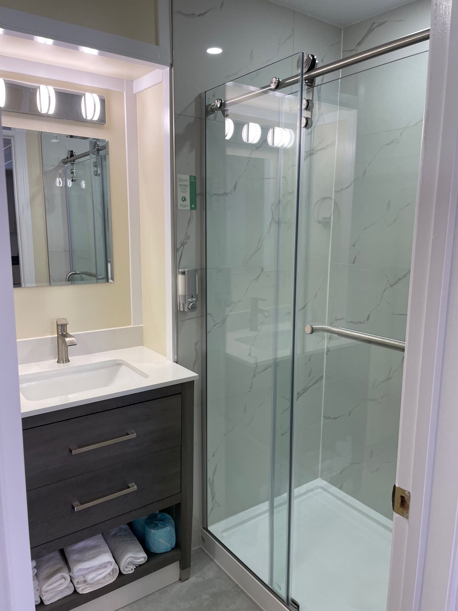 Maison, 3 chambres | Salle de bain | Ensemble douche/baignoire, articles de toilette gratuits, sèche-cheveux