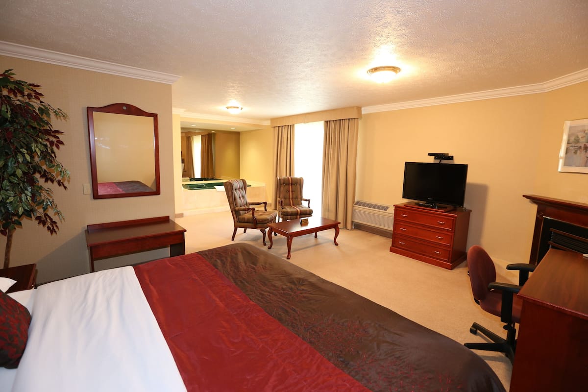 1 bedroom, premium bedding, Select Comfort beds, desk