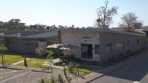 Vista frontal de la propiedad