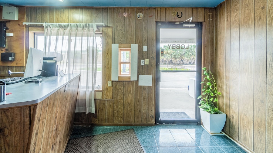 OYO Budget Inn Falfurrias Hwy 281