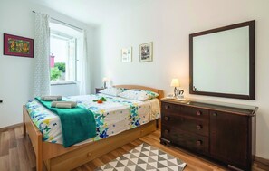 1 bedroom, iron/ironing board, free WiFi, bed sheets