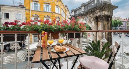 Porta Aurea Wohnung !! Romantischer Balkon mit wunderschöner Aussicht !!