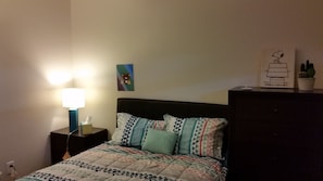 3 bedrooms, desk, iron/ironing board, free WiFi
