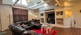 3 letto 2 bagni Casa unifamiliare Pet Friendly 10 minuti dal centro / Strip