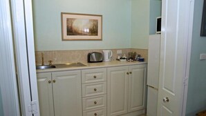 Unclassified image, 3 of 9, button - Three-Bedroom Apartment Yarra valley (Steels Creek)