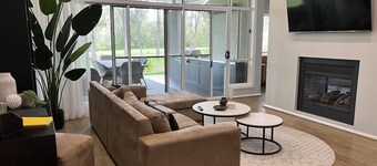 Executive 4-bedroom golf course holiday home