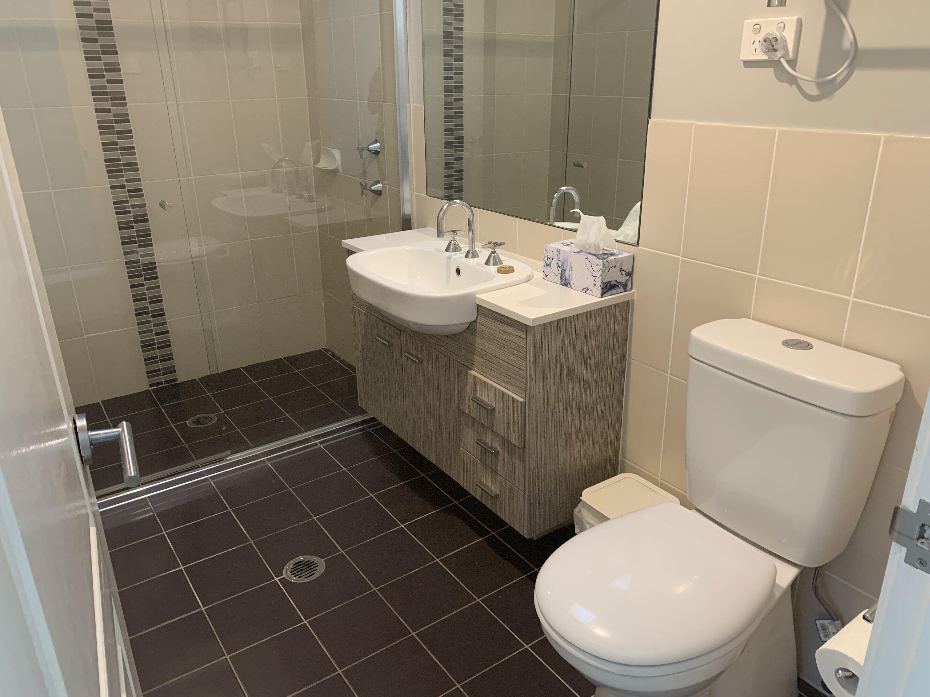 Executive 4-bedroom golf course holiday home — image 27