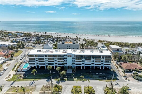 Exterior - Luxurious Living Steps to Lido Beach & Walking Distance to St. Armands Circle (Sarasota)
