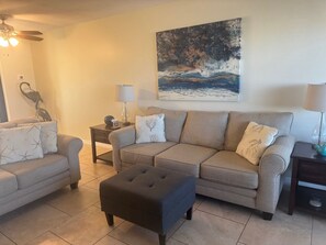 TV - Luxurious Living Steps to Lido Beach & Walking Distance to St. Armands Circle (Sarasota)