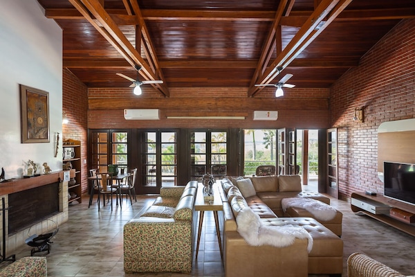 TV, fireplace, DVD player, ping pong