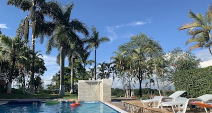 Lugar con ocio completo a 100 km de São Paulo