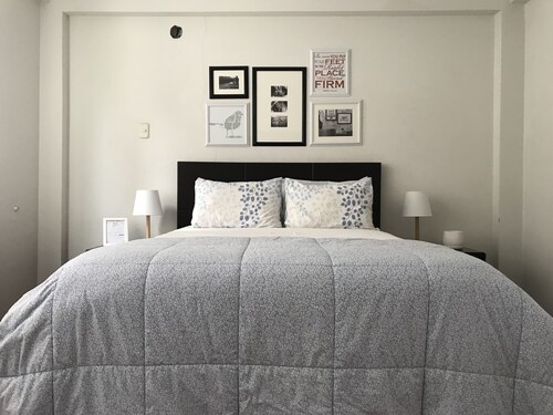 ❤️ Lima AIRPORT ❤️3 min AWAY I 1400 SQFT I Balcony I WiFi